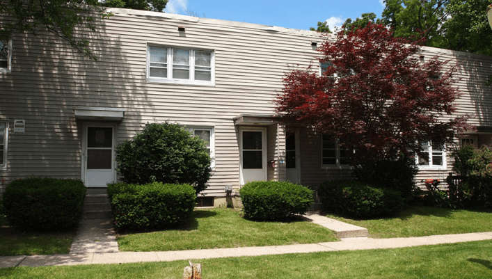 Elm Street Townhomes East Lansing Exterior