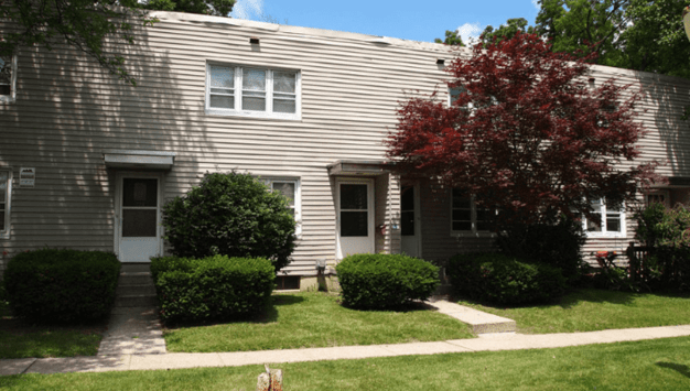Elm Street Townhomes East Lansing exterior