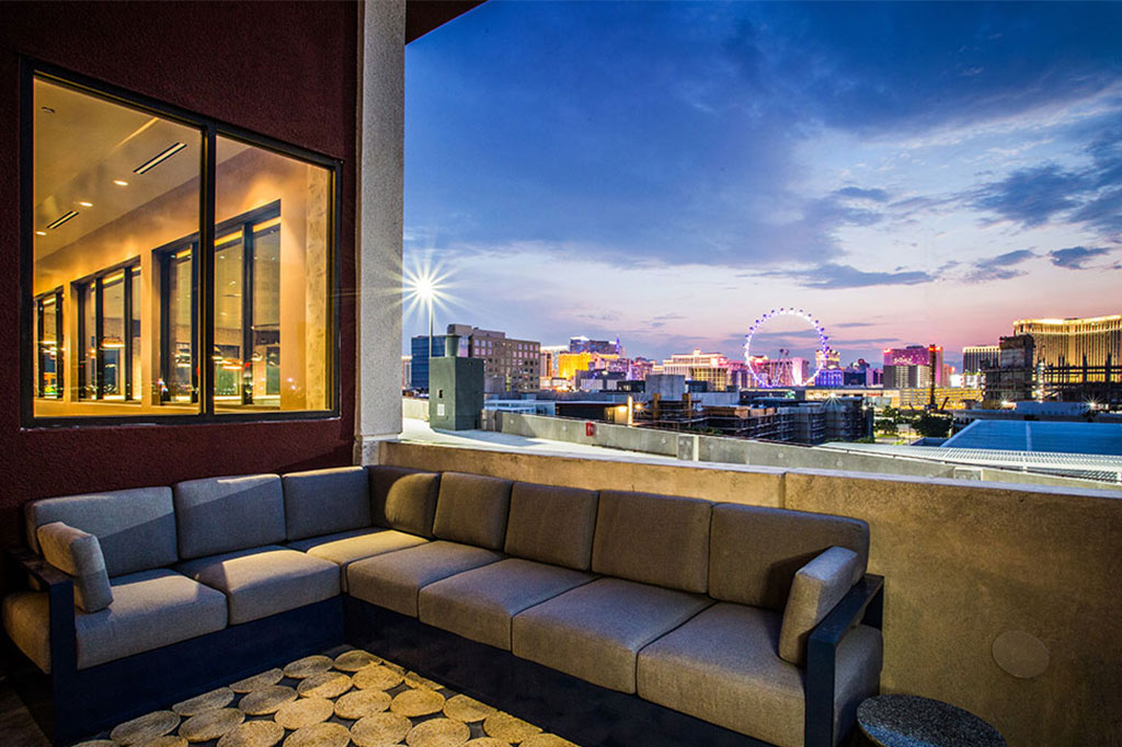 Elysian at Hughes Center Amenities