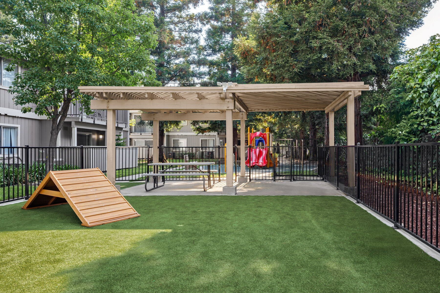 Evergreen Park Apartments exterior