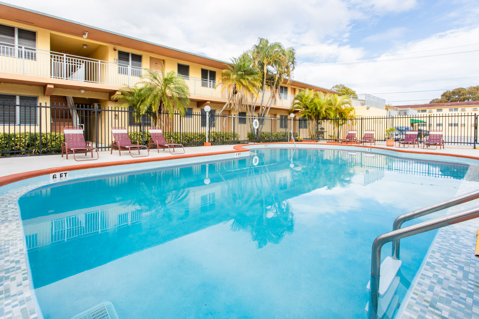 Fairway Apartments Miami Springs Exterior