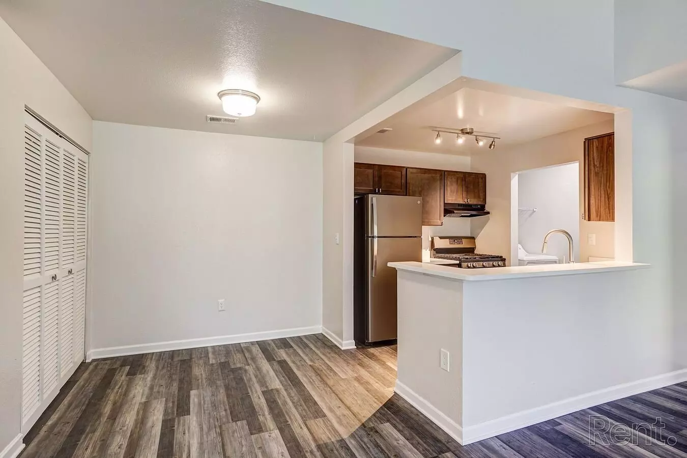 Fountain Park Apartments DeWitt Amenities