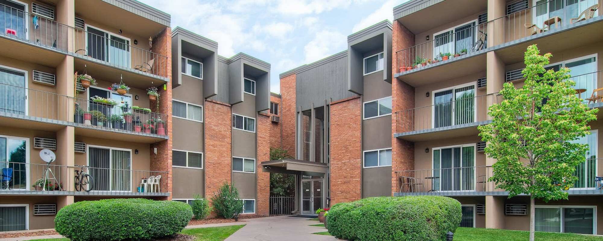 Glenlake Apartments exterior
