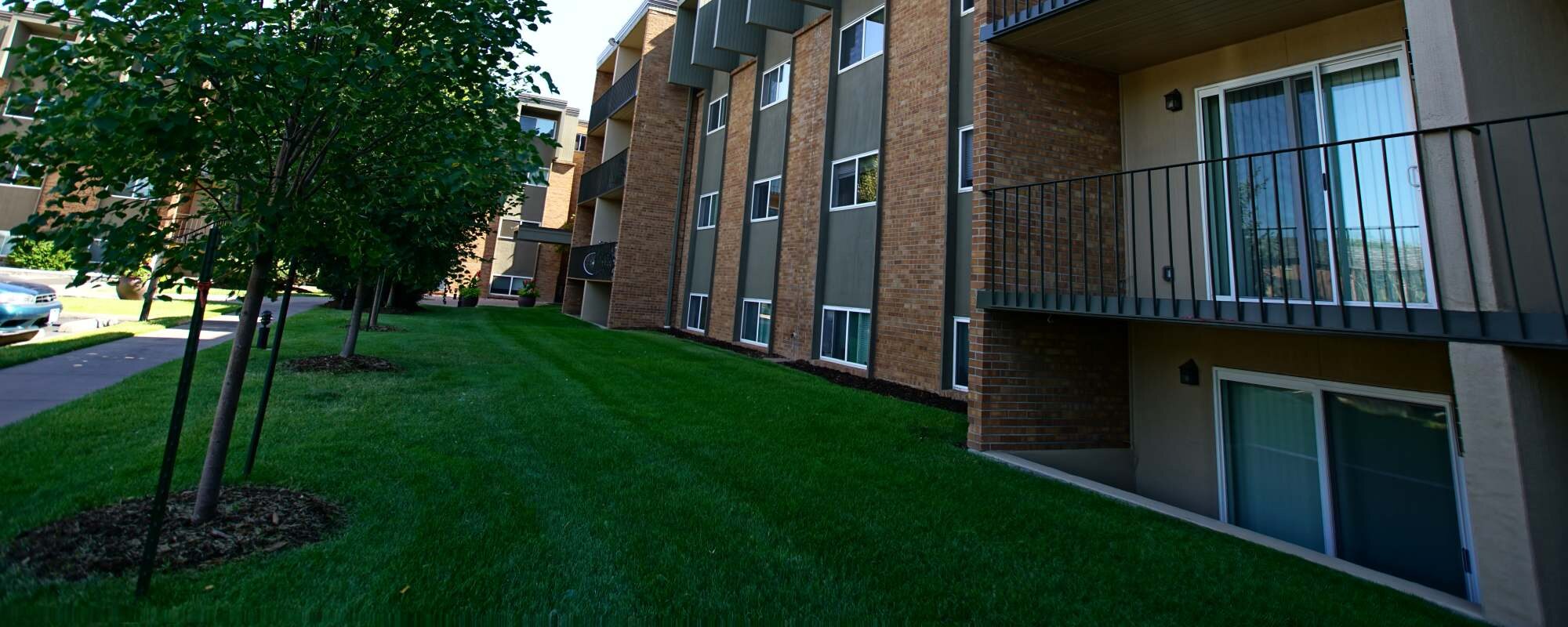 Glenlake Apartments Exterior