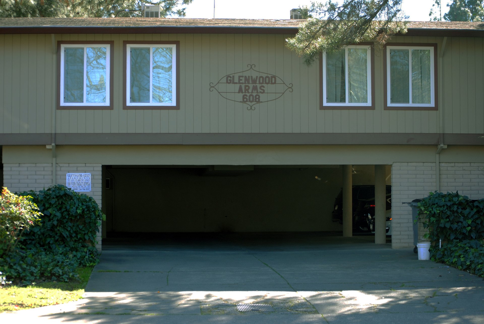 Glenwood Arms Apartments exterior