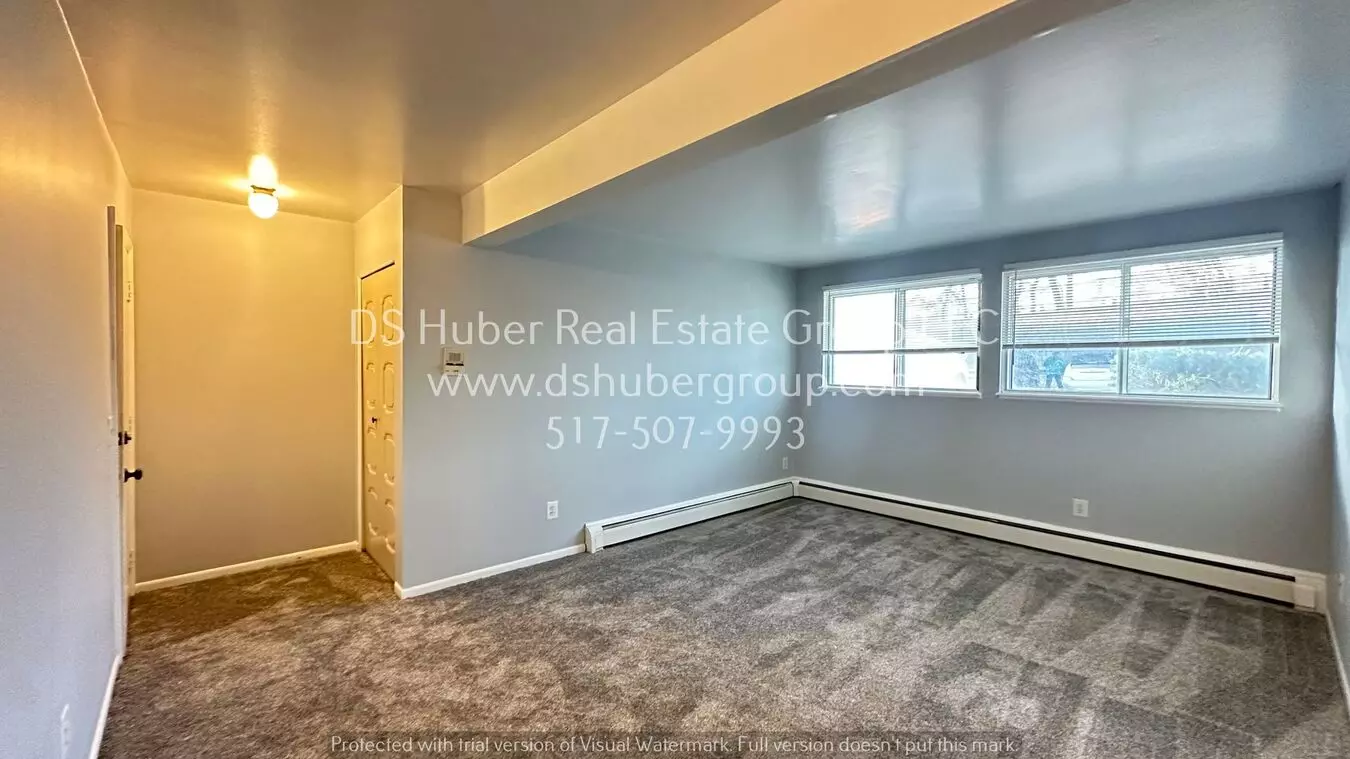 Greenlawn Apartments Lansing Exterior