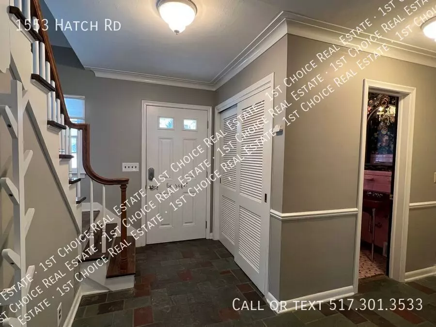 Hatch Road Apartments Okemos Exterior