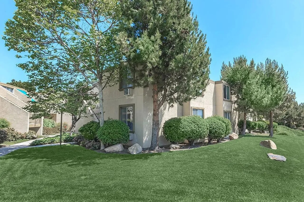 Heatherwood Apartments exterior