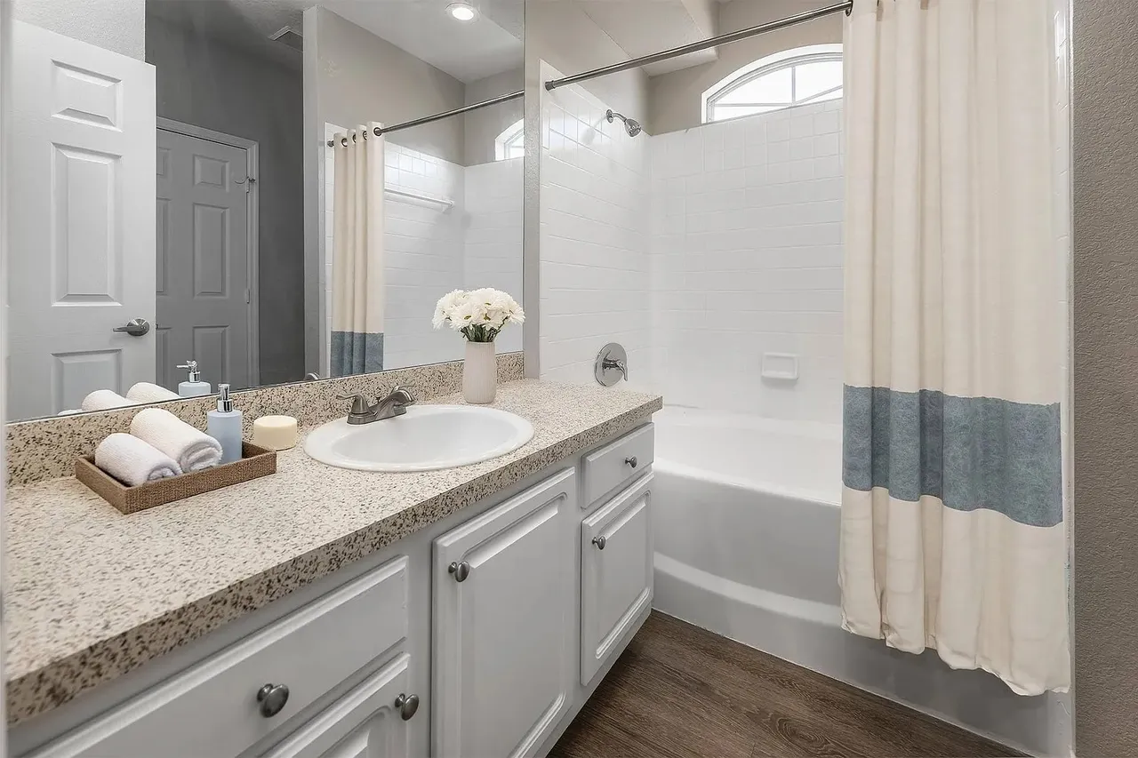 Henley Tampa Palms Amenities