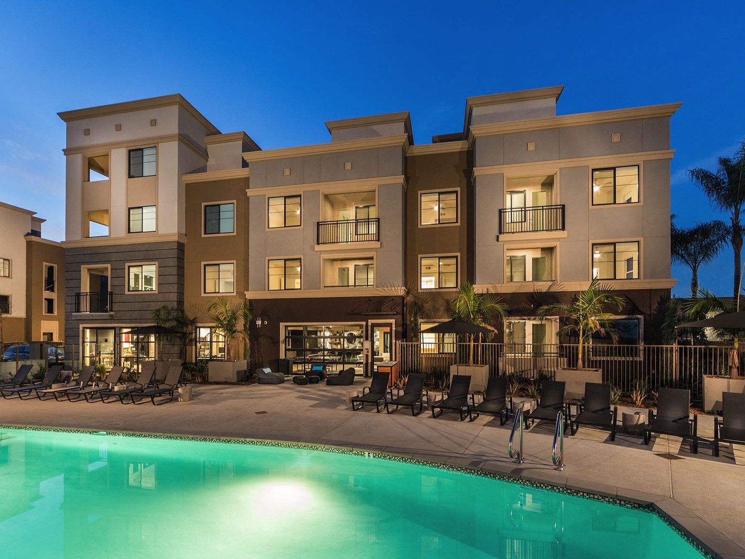 Heritage at Canyon Pointe exterior