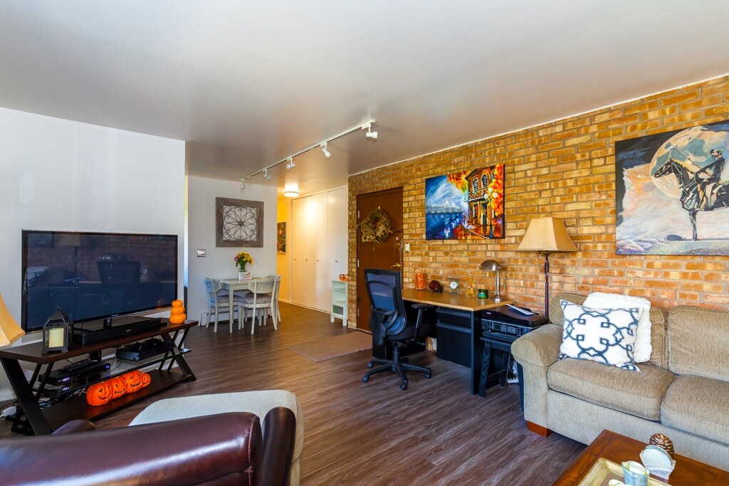 High Street Apartments Exterior