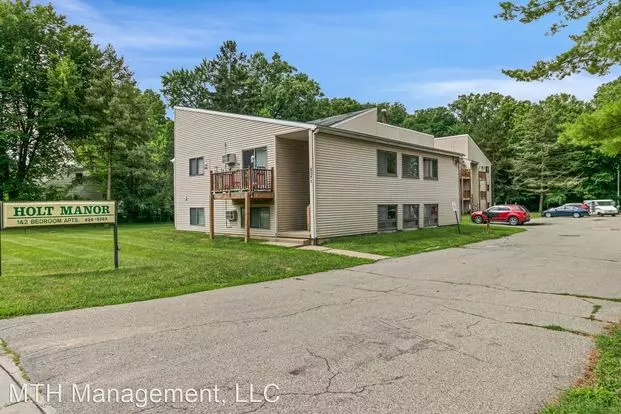 Holt Manor Apartments exterior