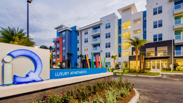 IQ Luxury exterior