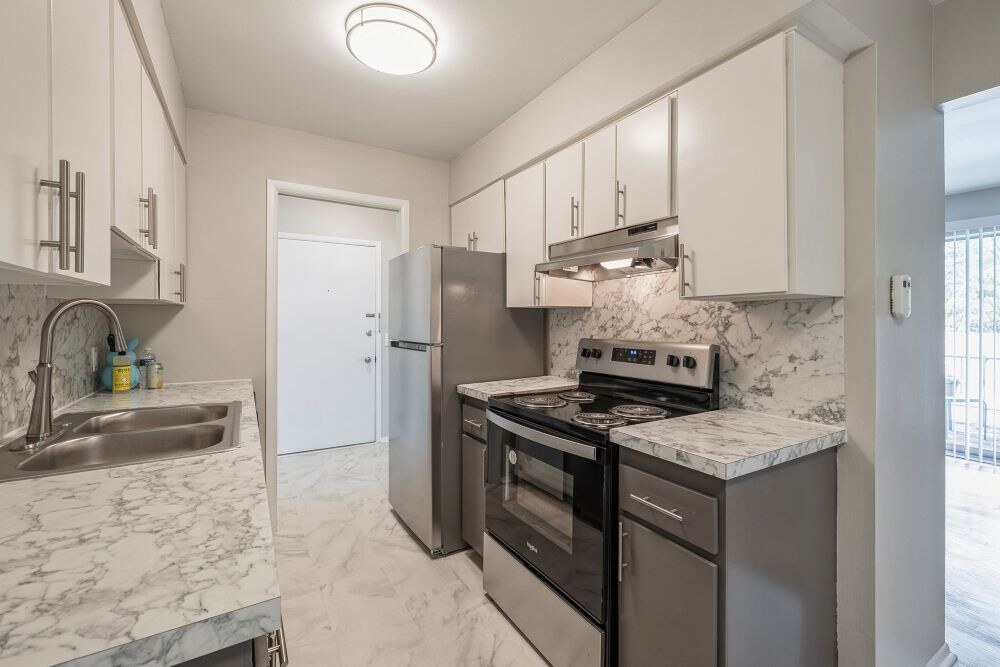 Ivanhoe Apartment Homes exterior