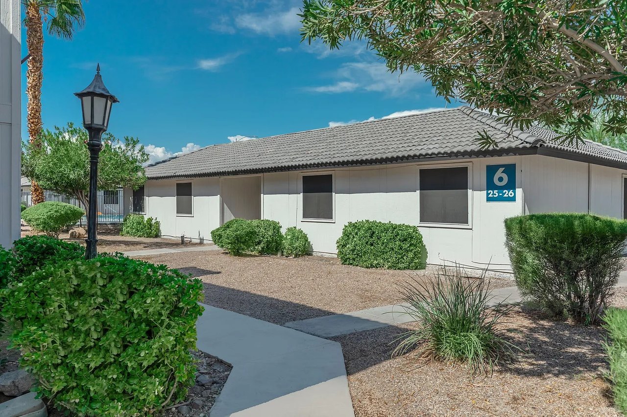 Jolt Apartments Exterior