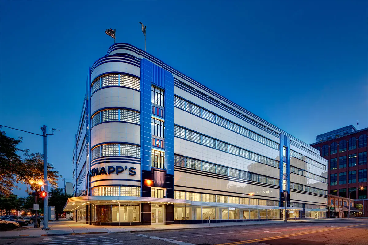 Knapp's Centre Apartments exterior