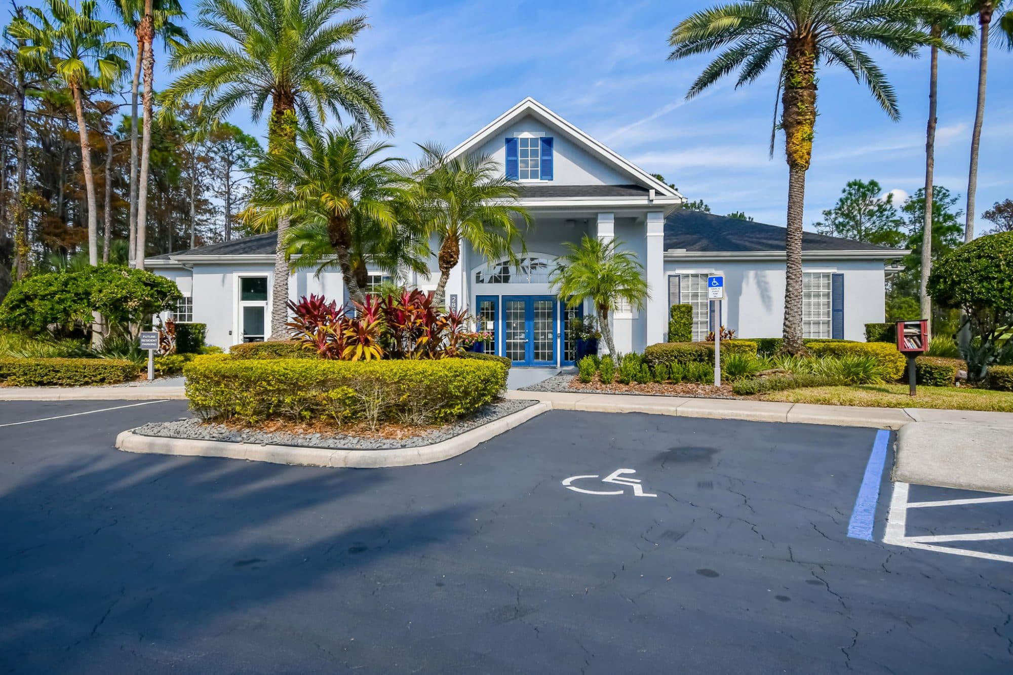 Knightsbridge at Stoneybrook Amenities