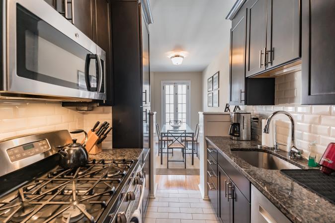 Korman Residential at 2130 Locust Amenities