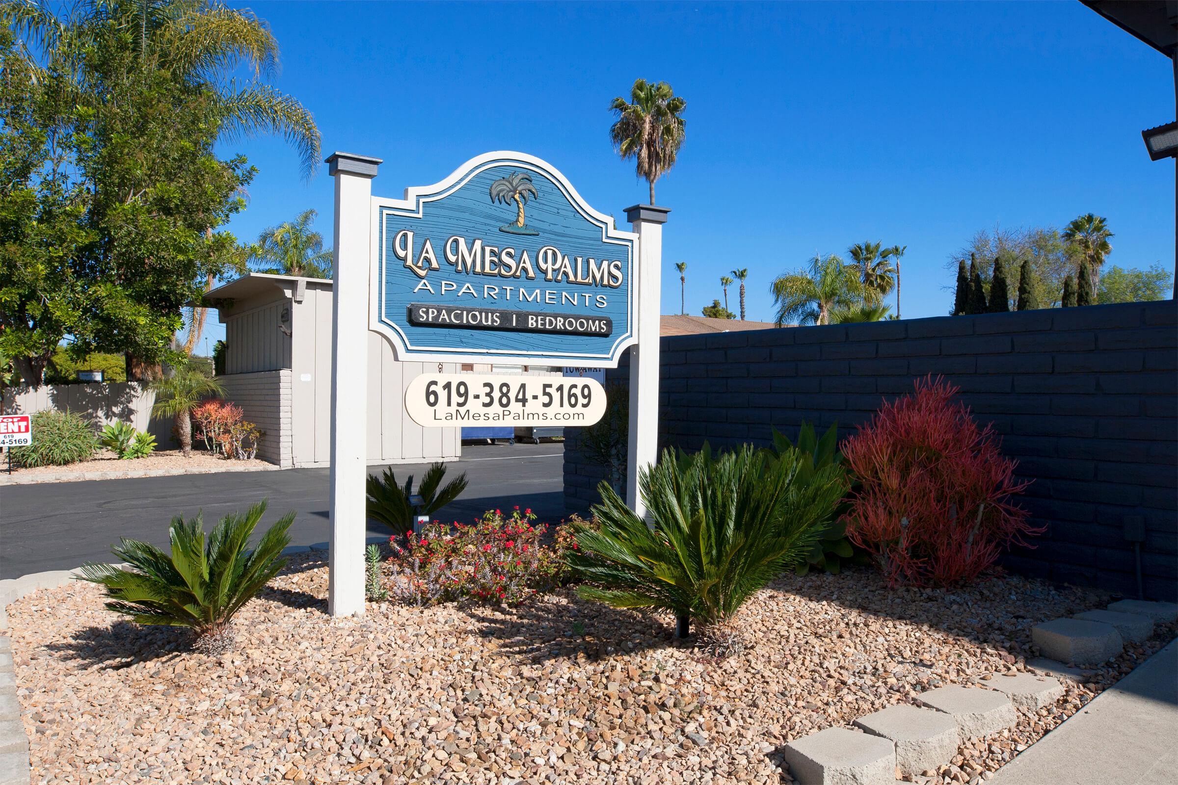 La Mesa Palms exterior