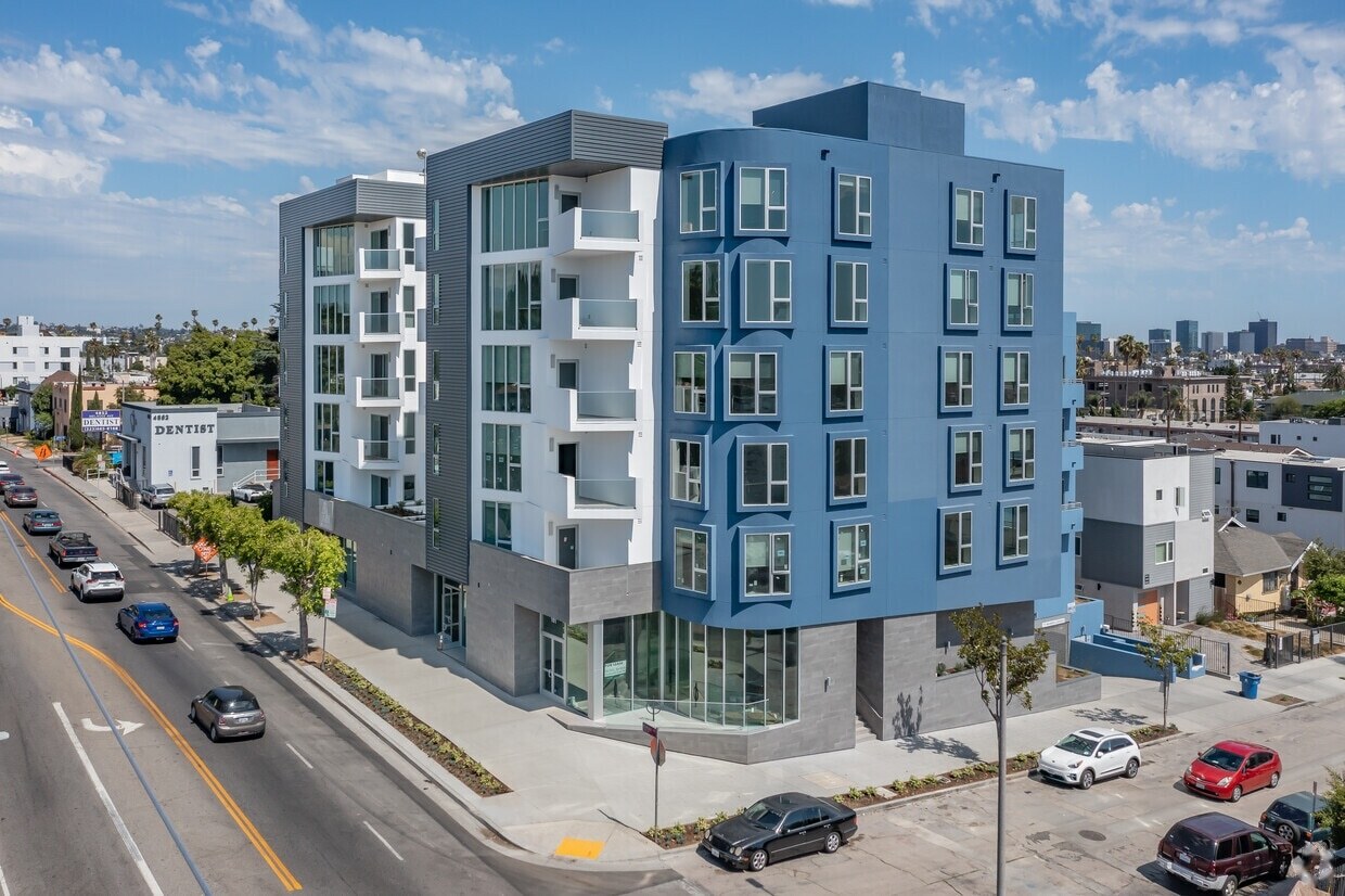 La Vida Melrose exterior