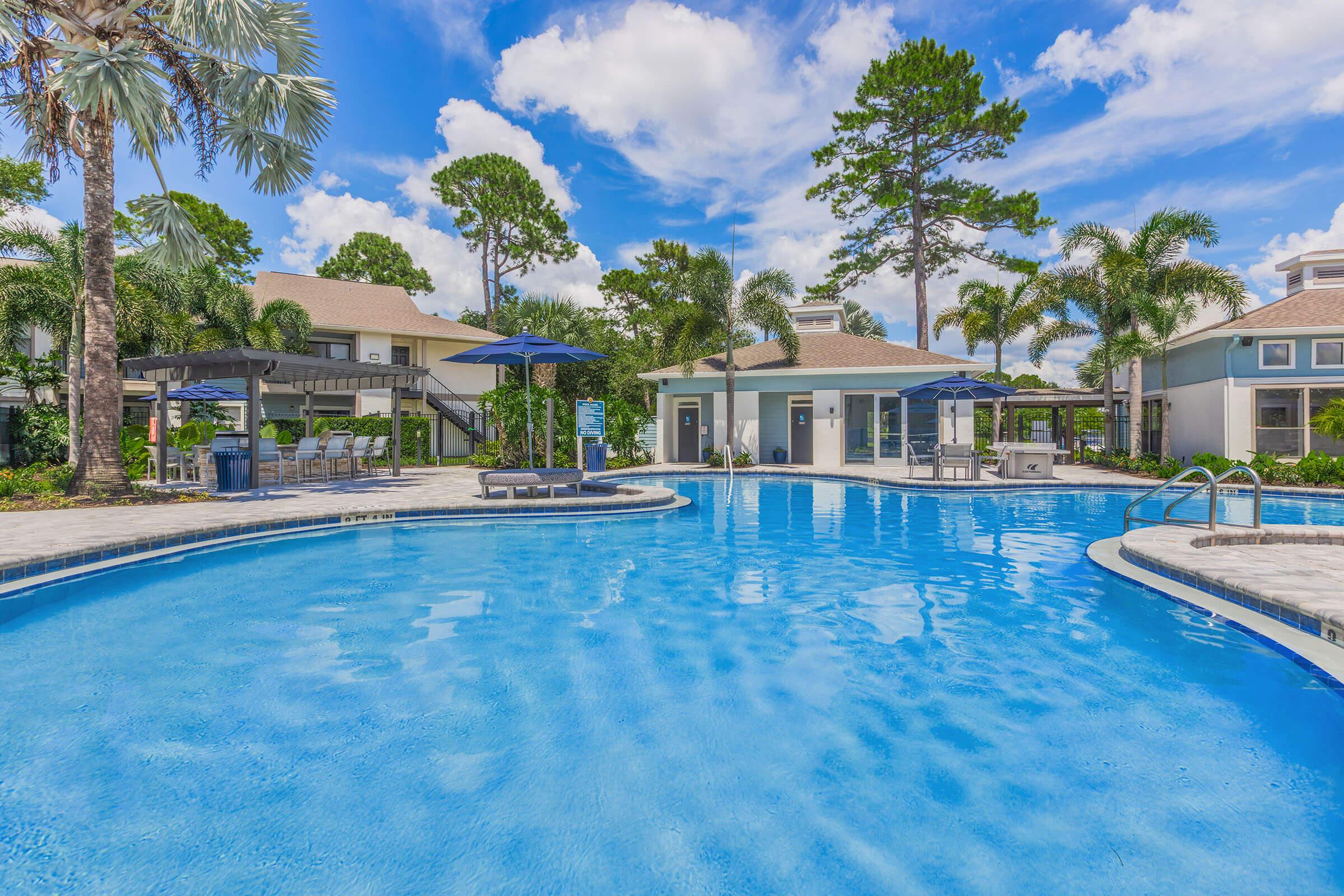 Lakes at 408 exterior