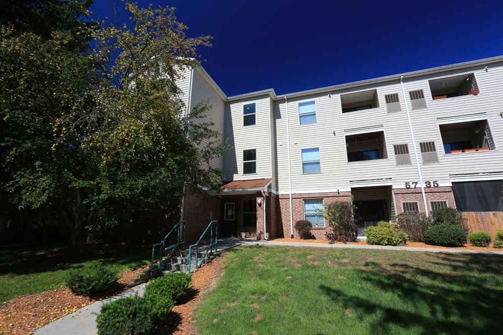 Lakewood Apartments Haslett Exterior