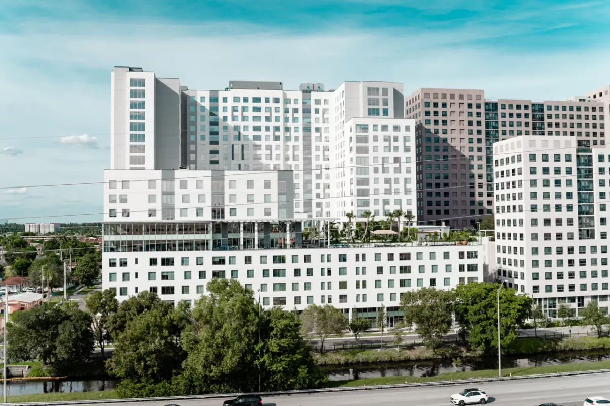 Lapis exterior