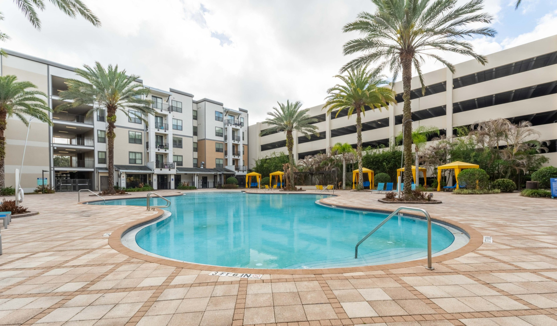 Lark Central Florida exterior