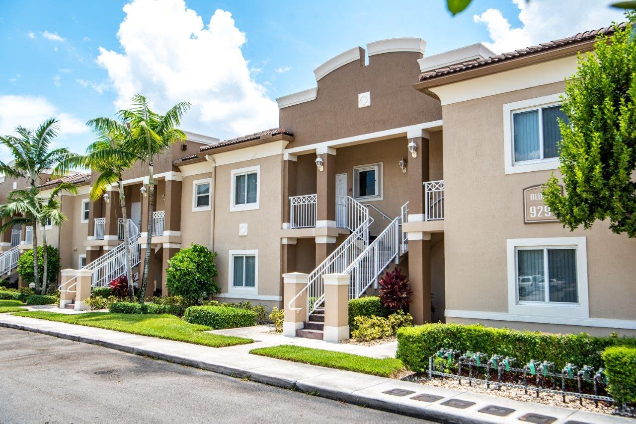 Legacy Coral Palms Exterior