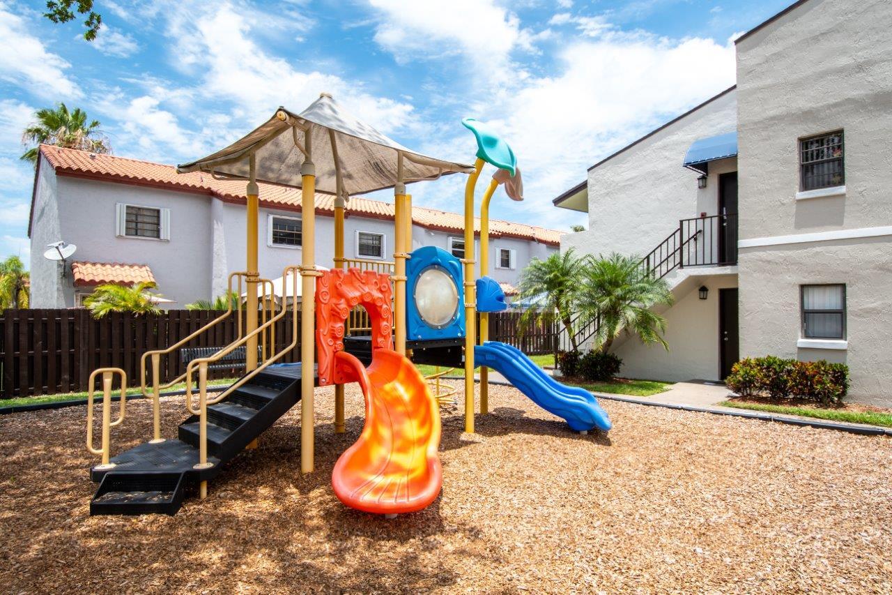 Legacy Lakeside Exterior