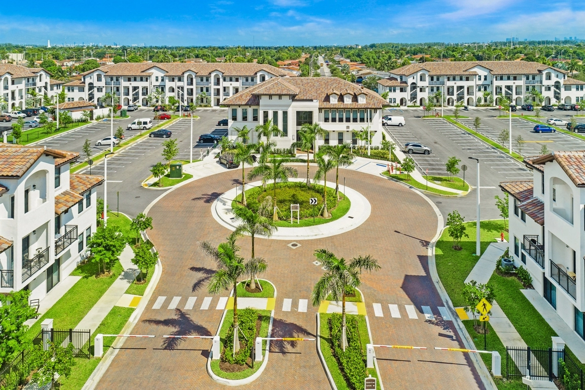 Legacy Las Palmas Amenities