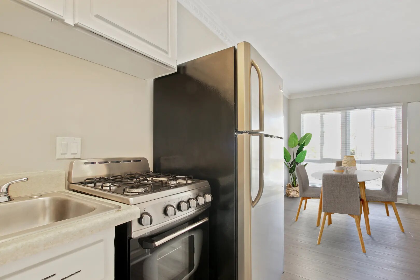 Levering Apartments Exterior