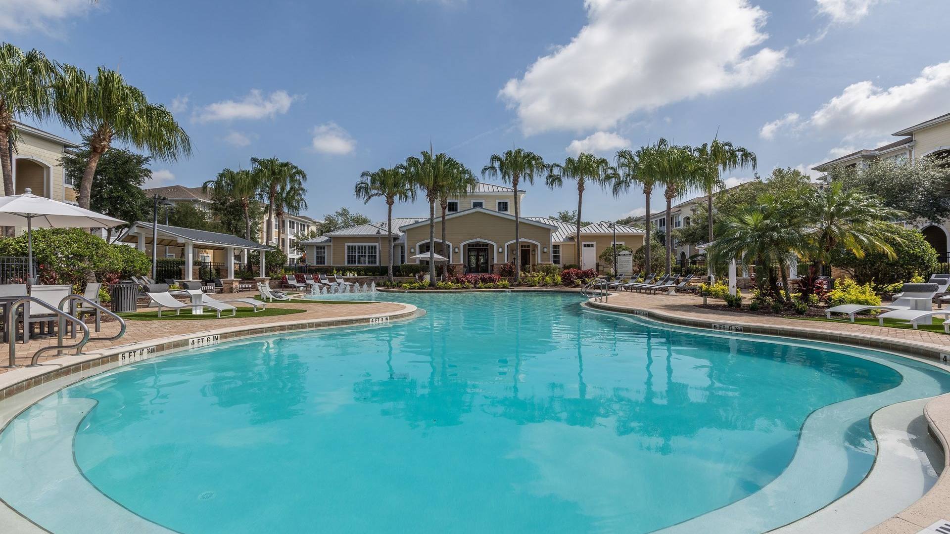 Luxe at 1820 exterior
