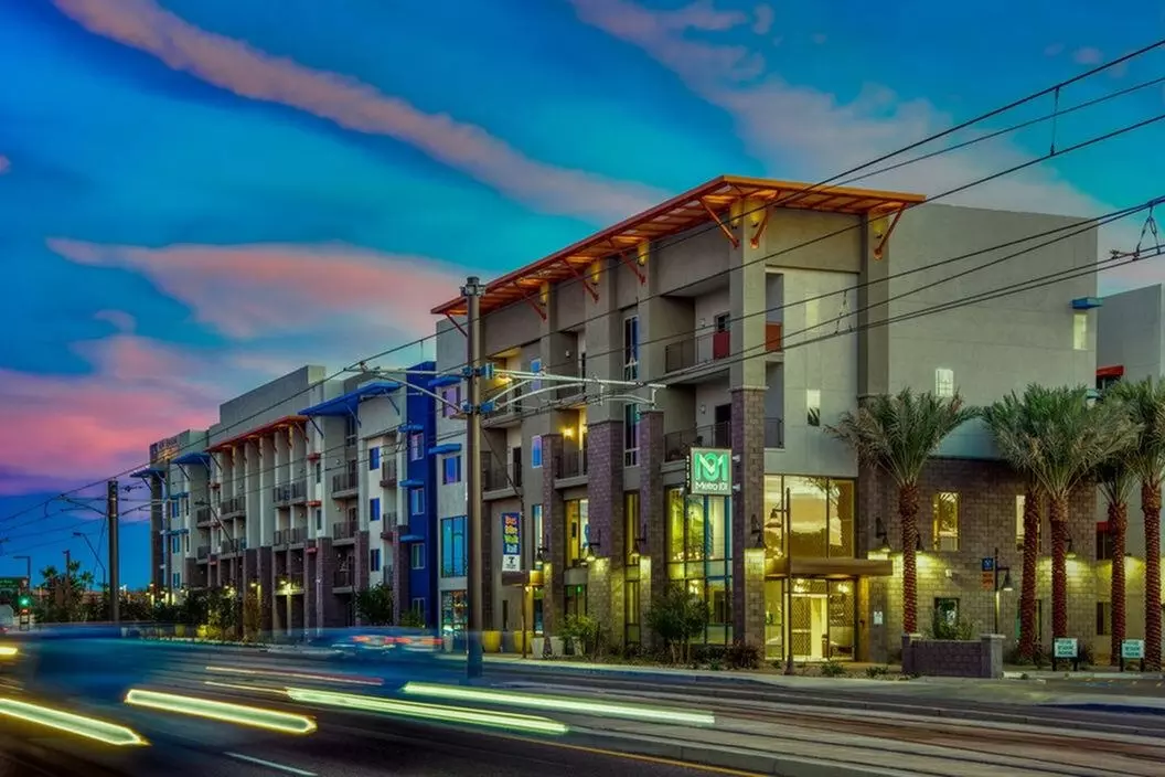 Metro 101 exterior
