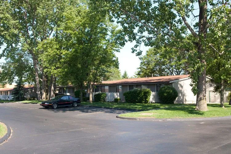 Montgomery Court Apartments Amenities
