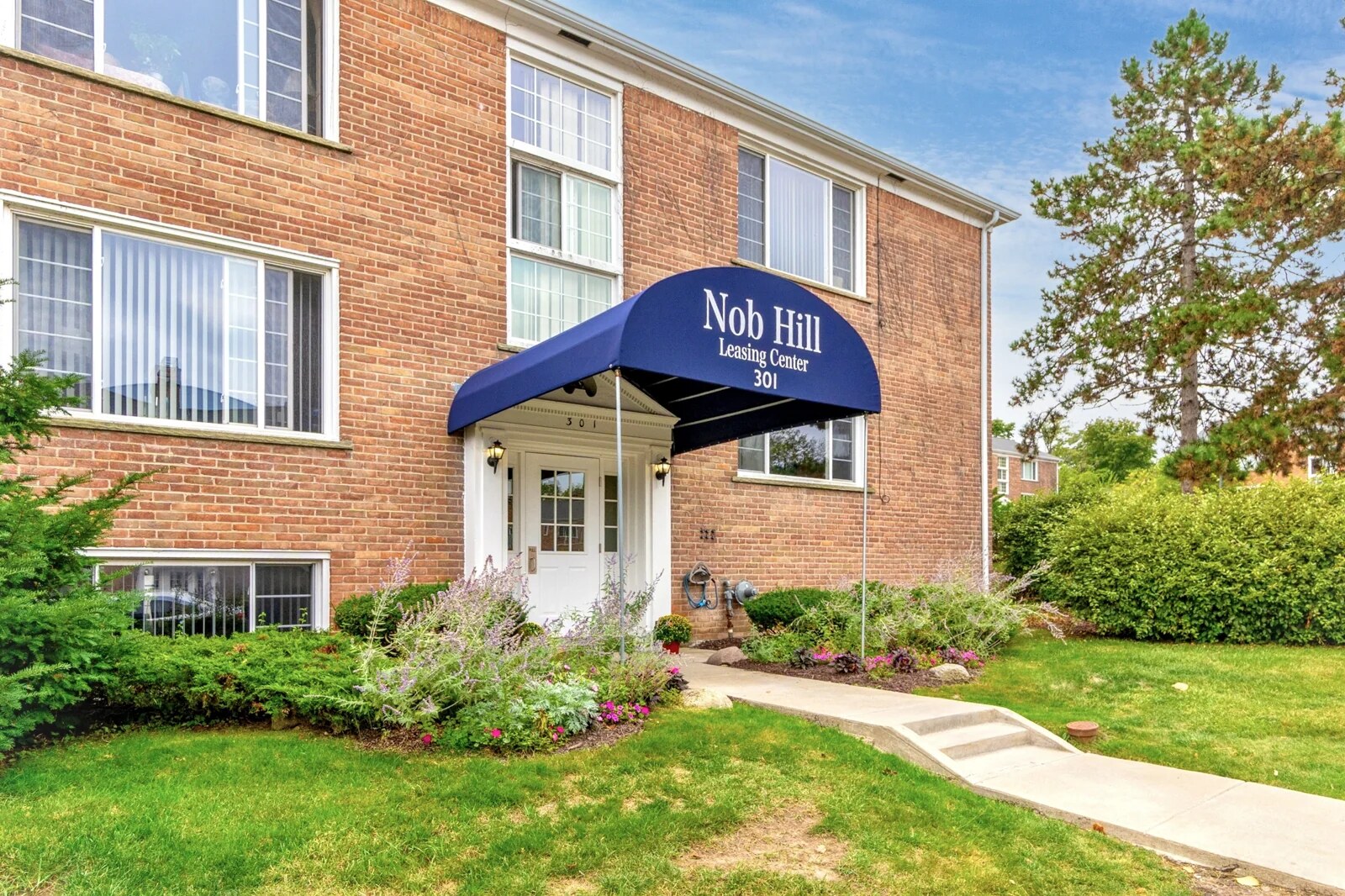 Nob Hill Apartments Exterior