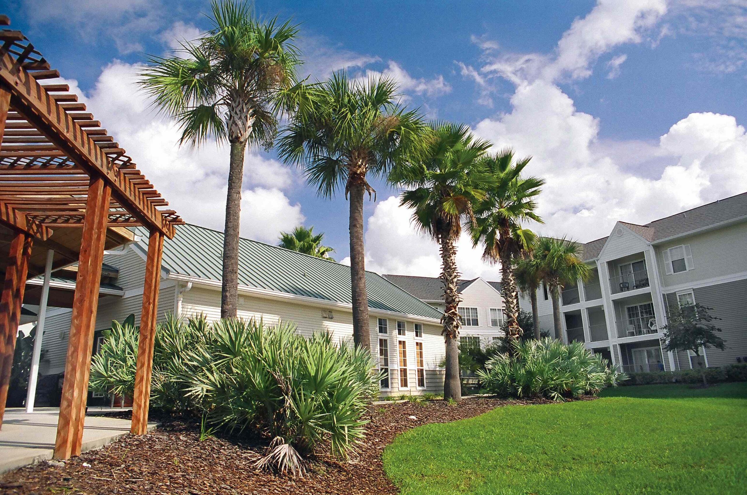 Northgate Lakes exterior