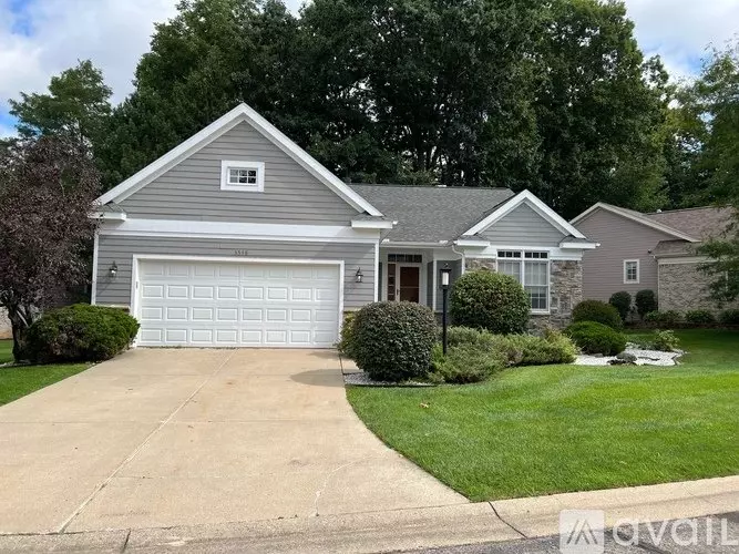 Oakmont Drive Homes Lansing Amenities