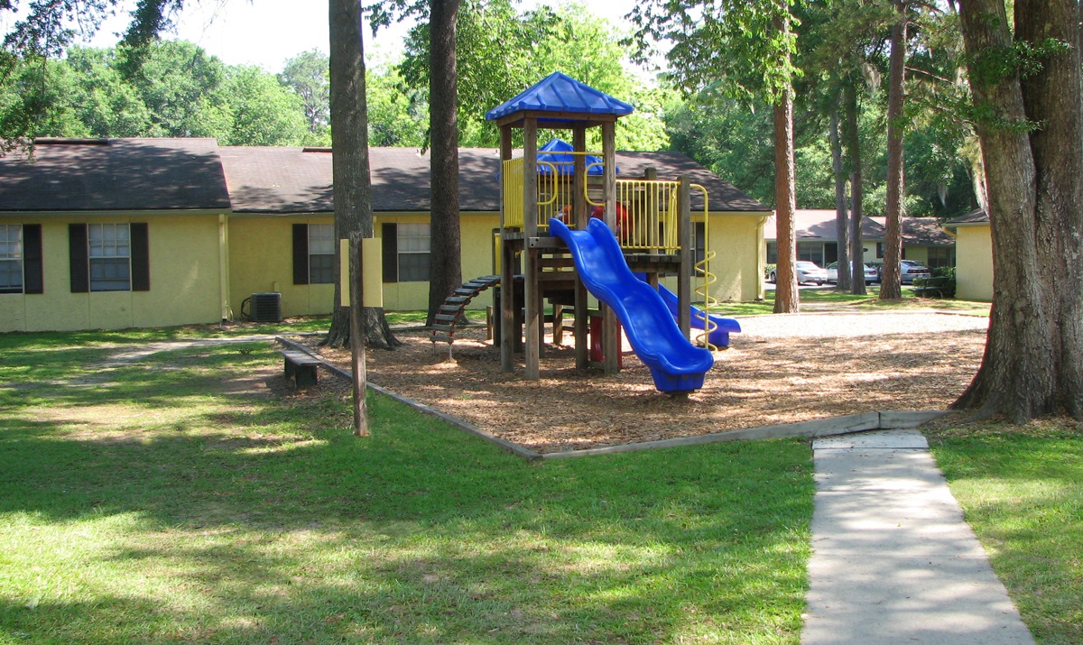 Palmetto Apartments exterior