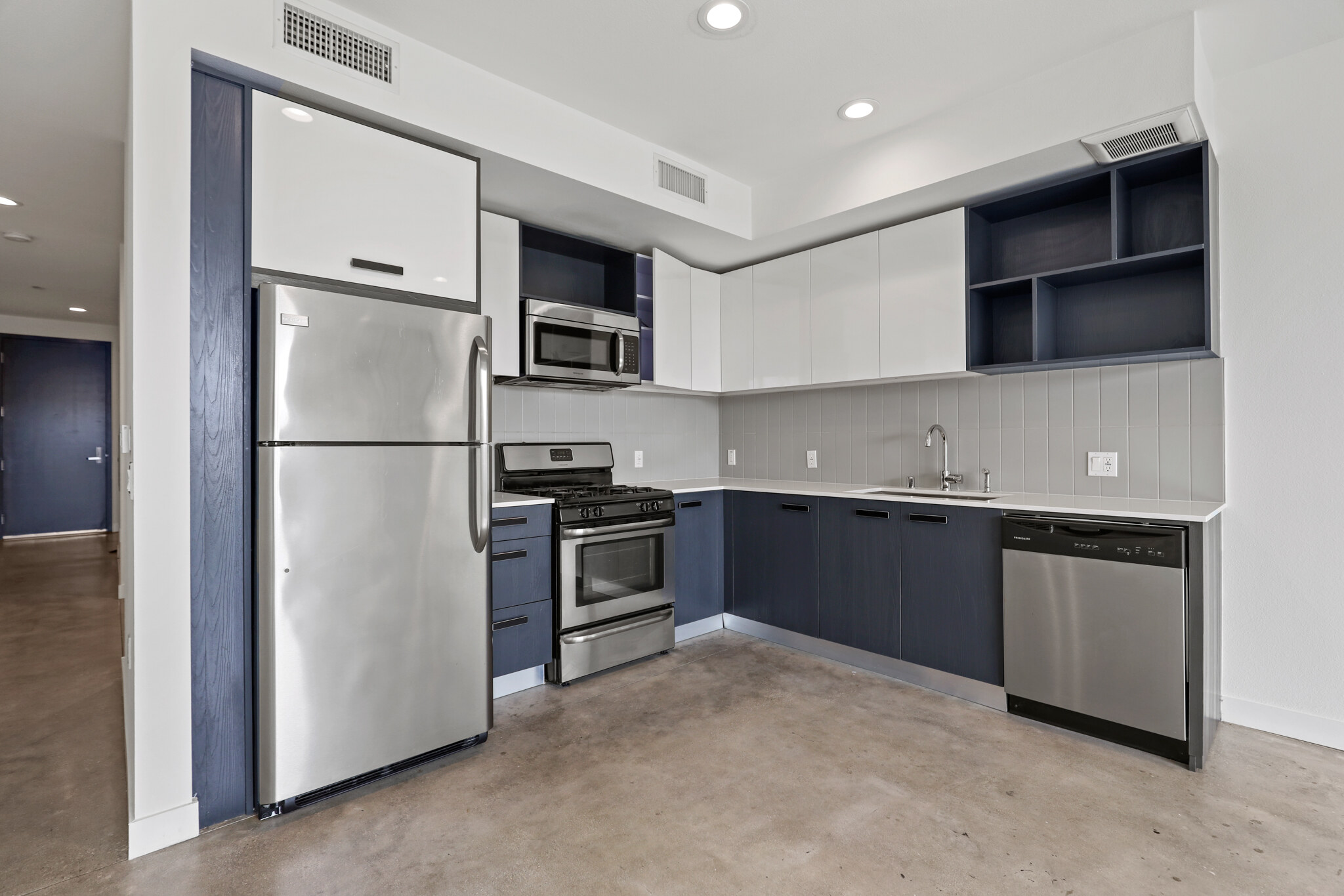 Palms Blue by Wiseman Amenities
