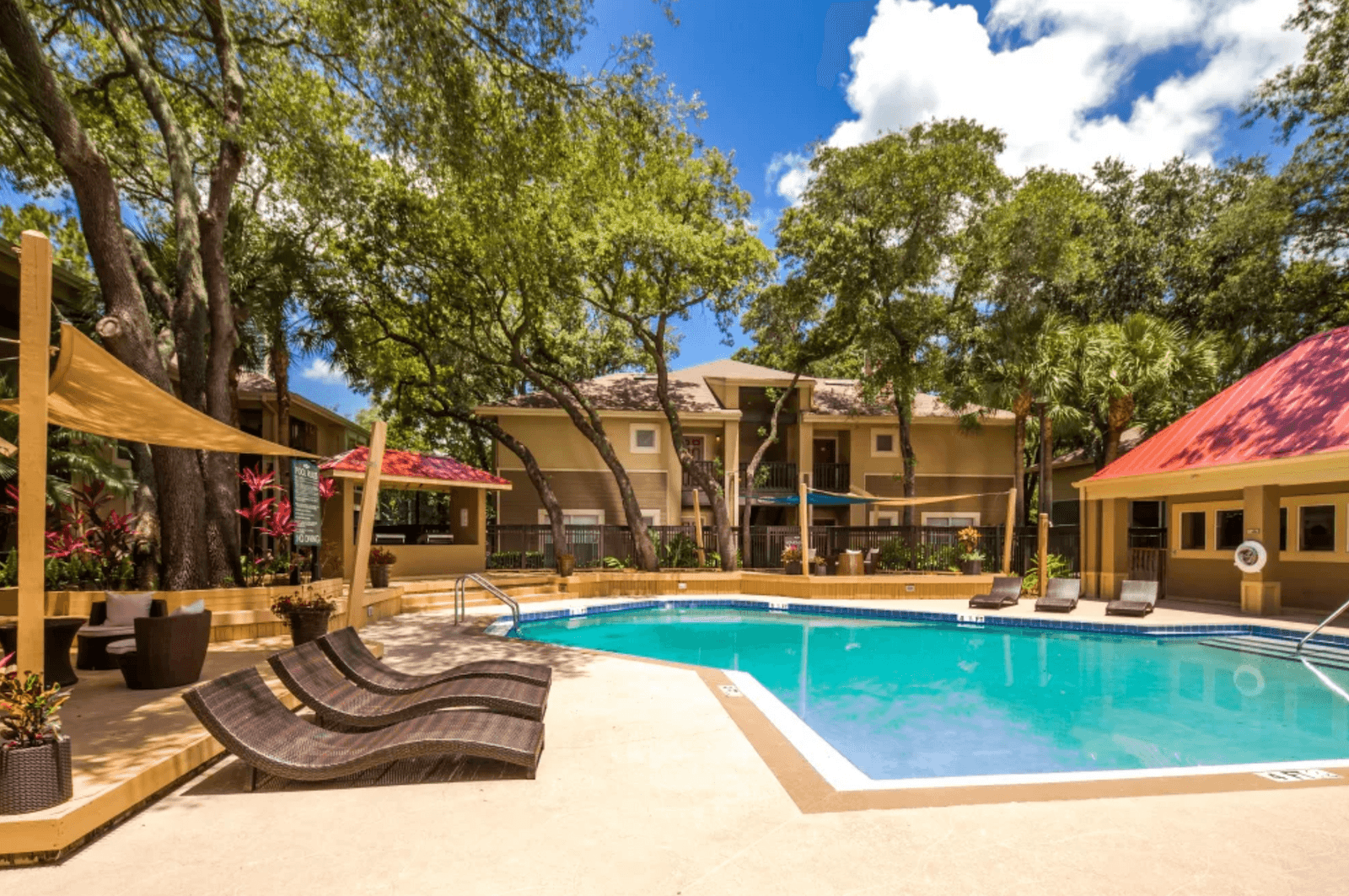 Park East Tampa exterior