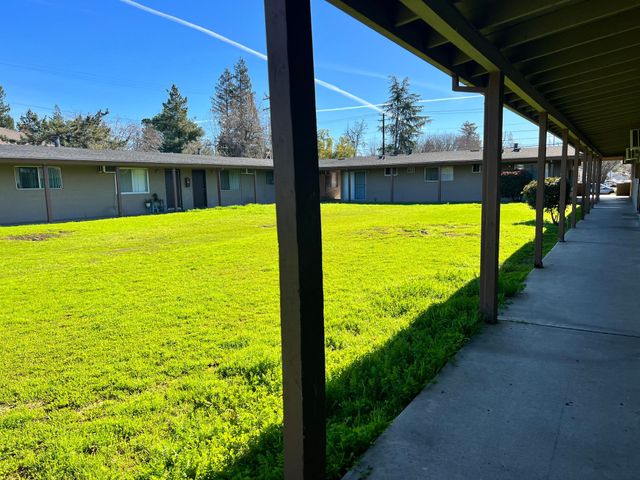 Parkside Apartments - Carmichael Amenities