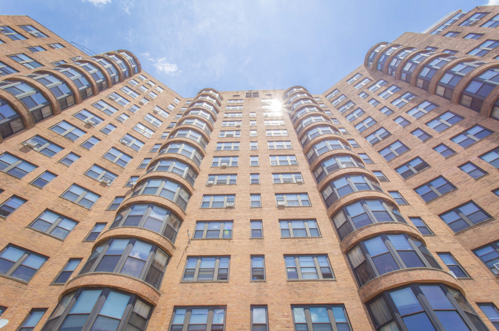 Parkway House Apartments exterior