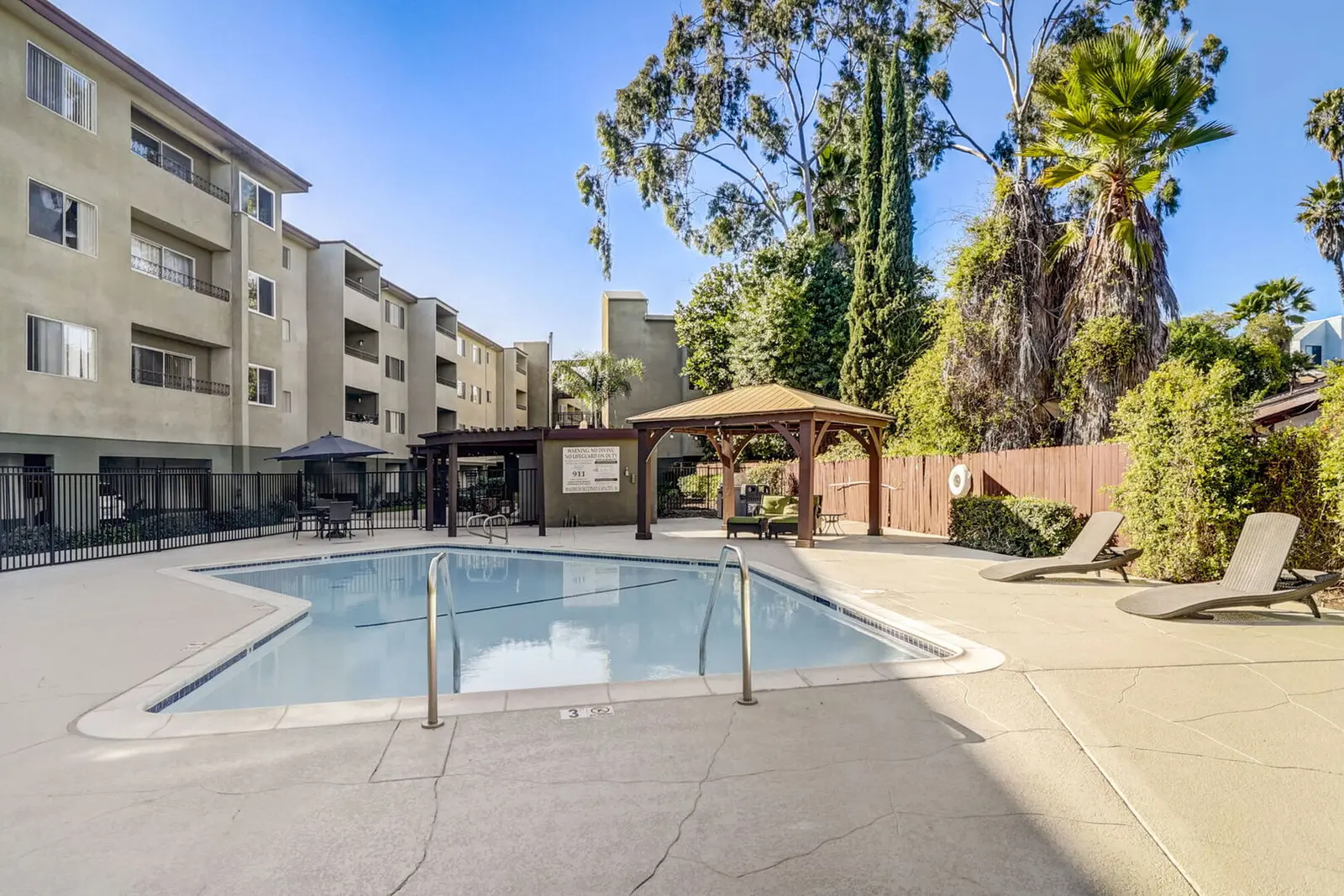 Penthouse Apartments exterior