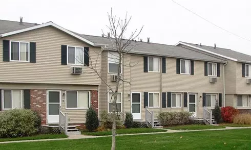 Pinebrook Manor Apartments exterior