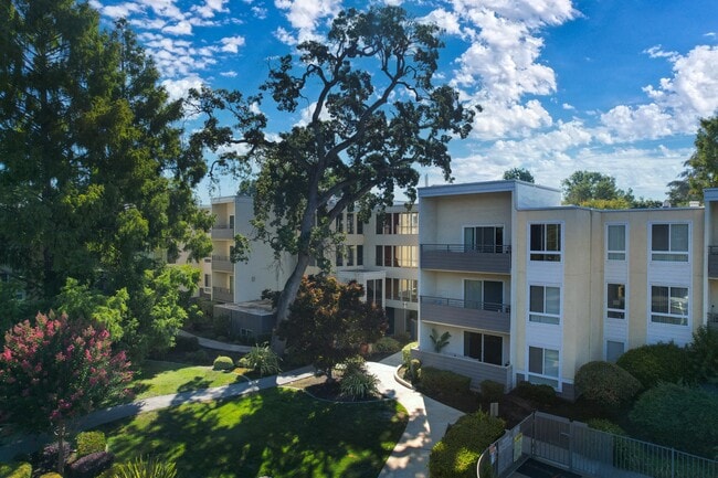 Pinecrest Apartments Exterior