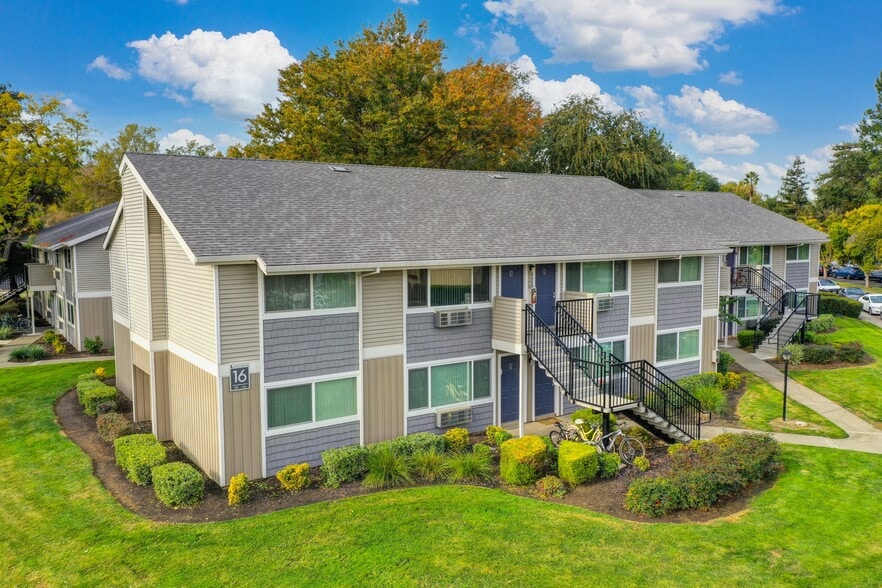Pinecrest Apartments exterior