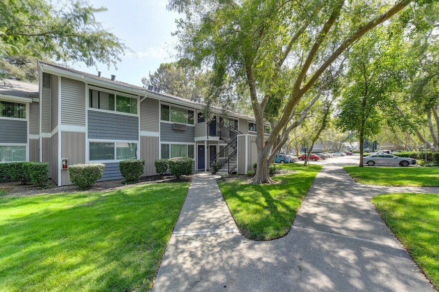 Pinecrest Apartments Amenities