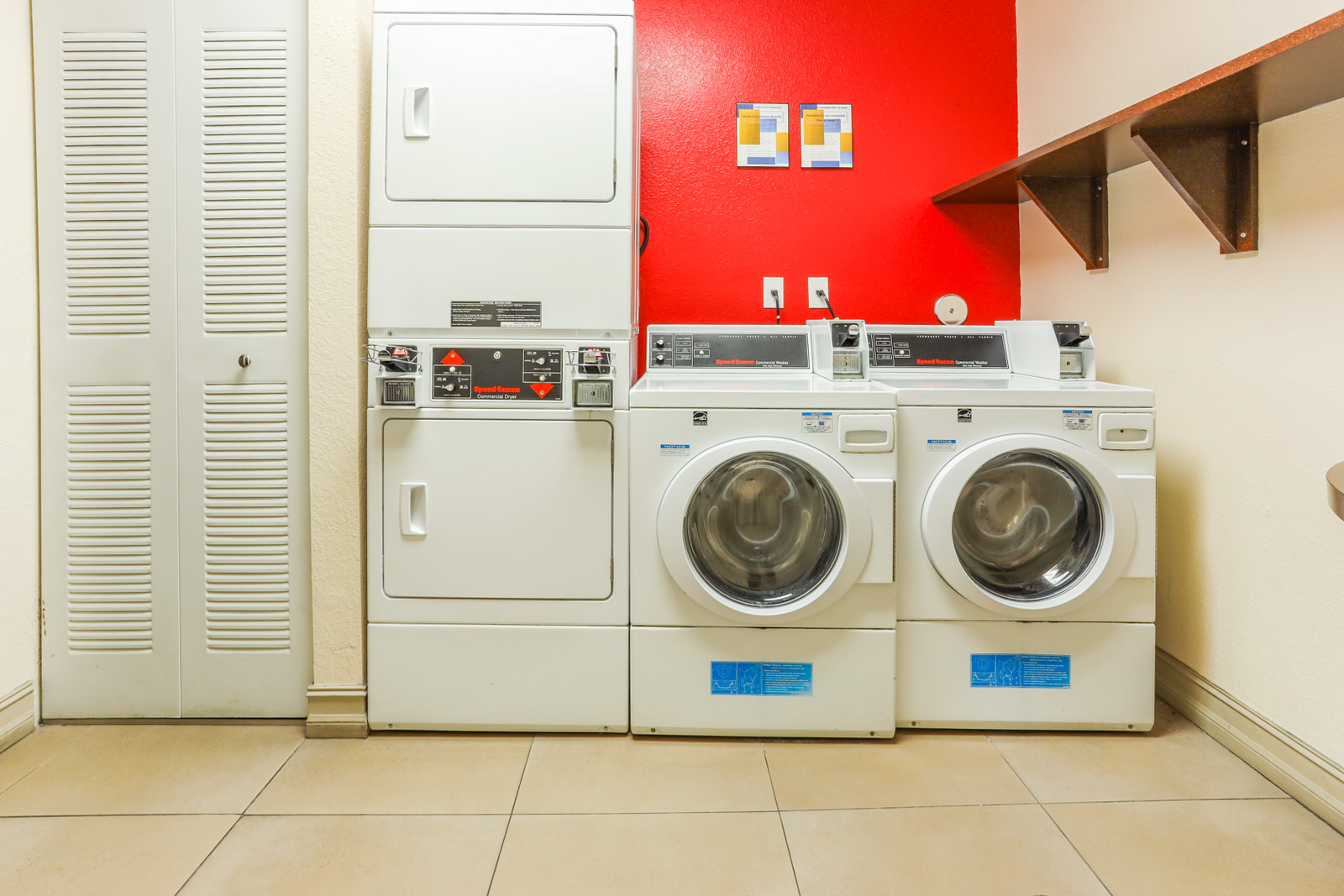 Pinnacle Plaza Apartments Amenities