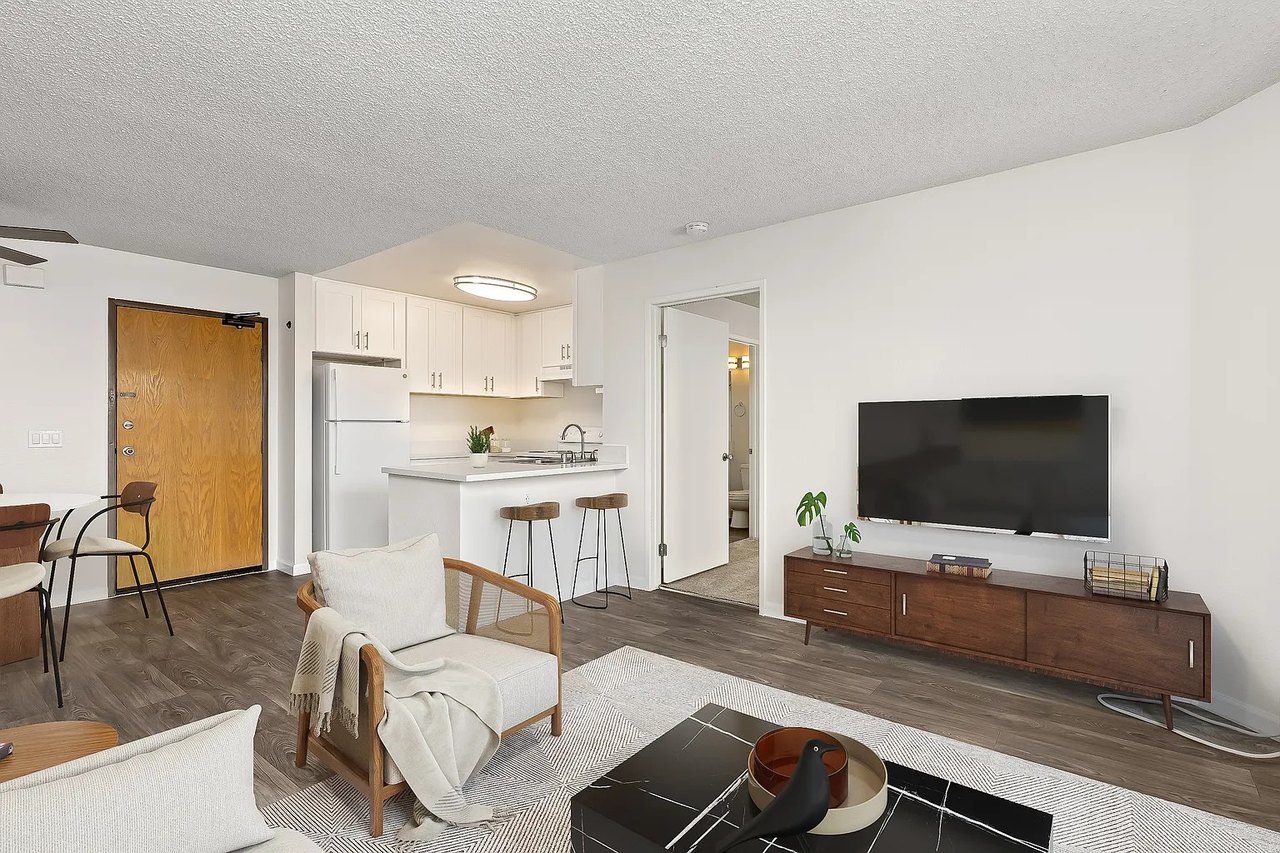 Plaza Apartments Exterior